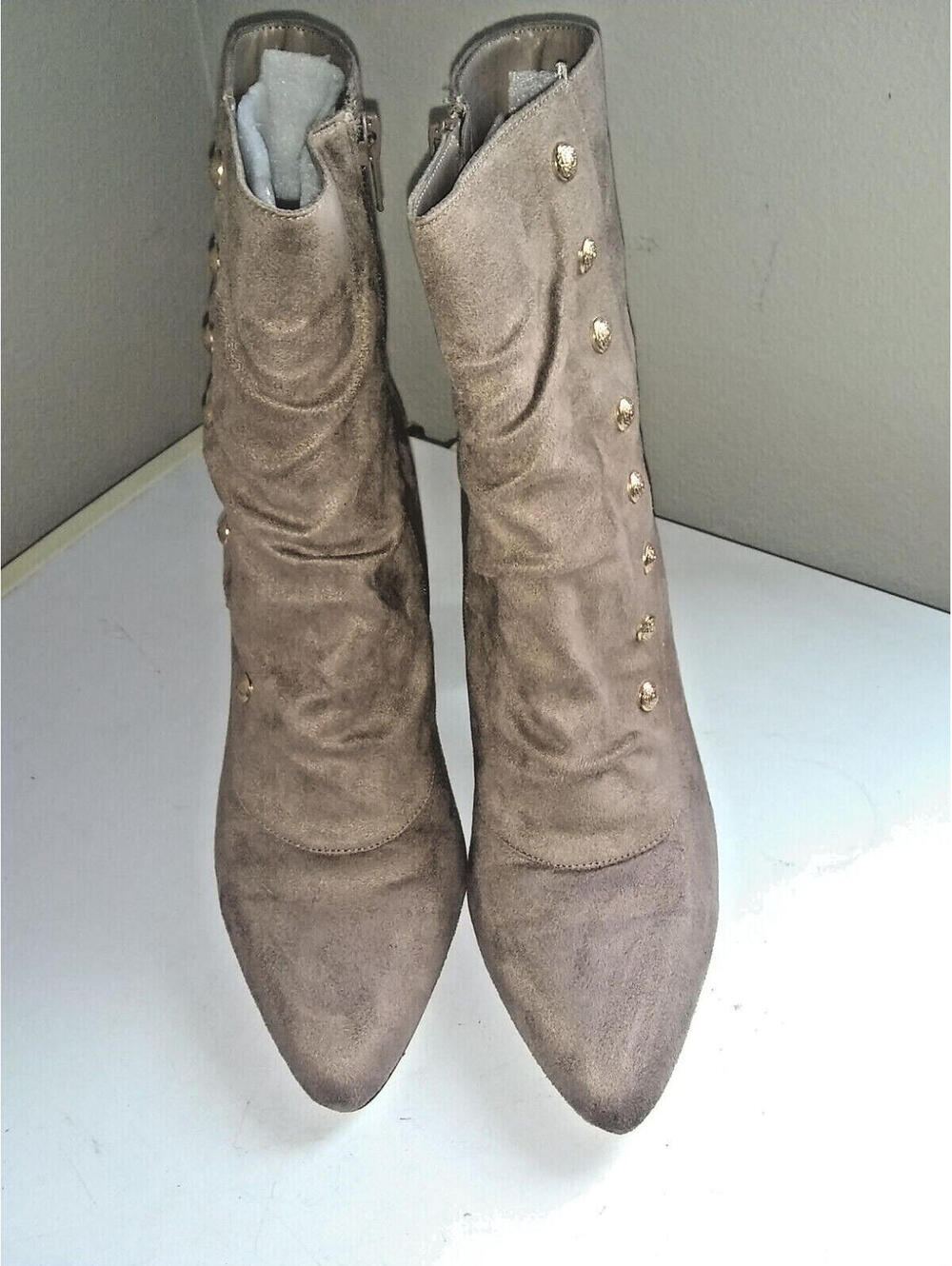 Bella Vita Gillian ll Boots Taupe Suede Ankle Booties Victorian Button Women 10M